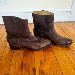 Frye Boots Lindsey Plate Short. Only worn a few times. These are super stylie!